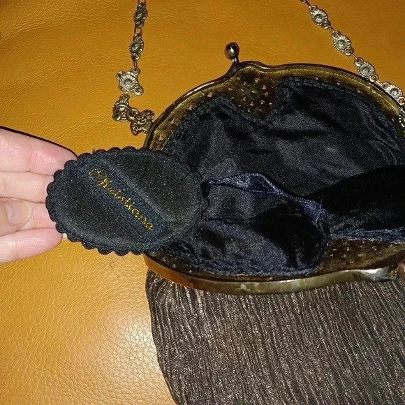 🌹Gorgeous clutch🎉 - Picture 5 of 7